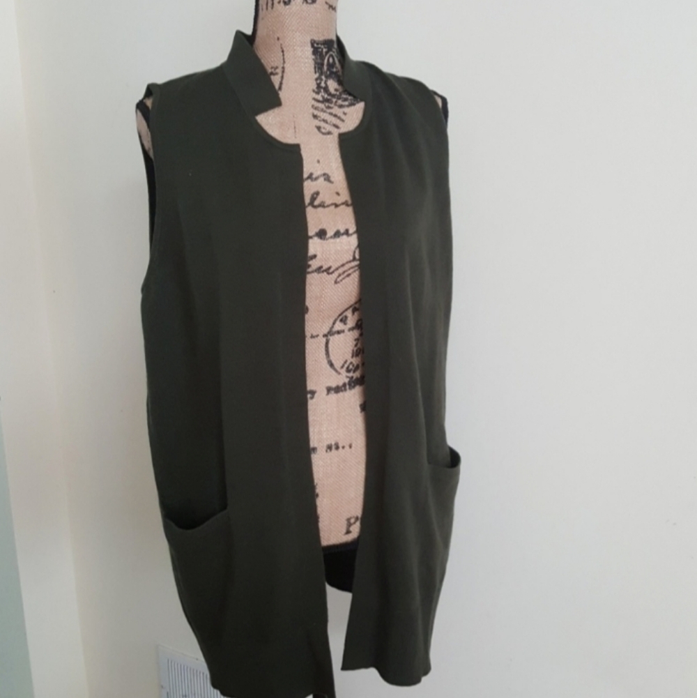 NWT Banana Republic Womens Knit Olive Green Open Vest with Pockets Sz M